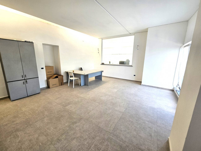 Studio/Ufficio in affitto a Paruzzaro