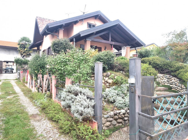 Villa in vendita a Borgo Ticino (NO)