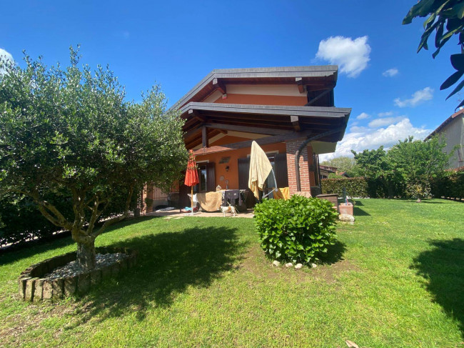 Villa in vendita a Gattico-Veruno