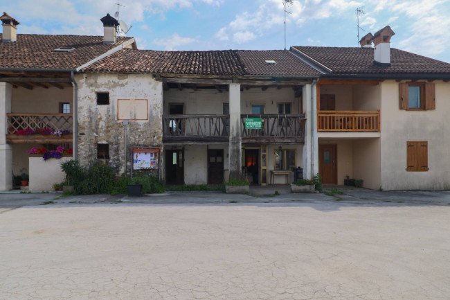 CASA A SCHIERA in vendita a Sedico