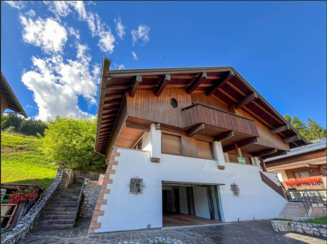 Villa in vendita a Domegge di Cadore