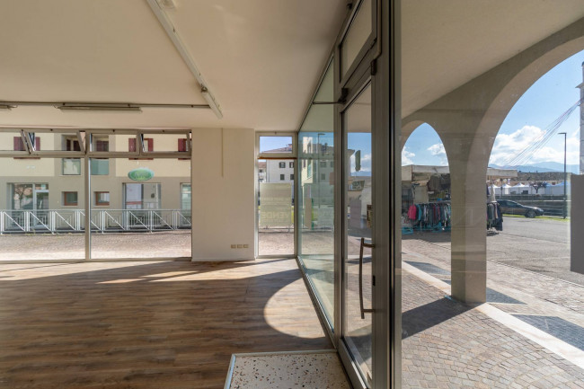 negozio/ Ufficio in vendita a Santa Giustina
