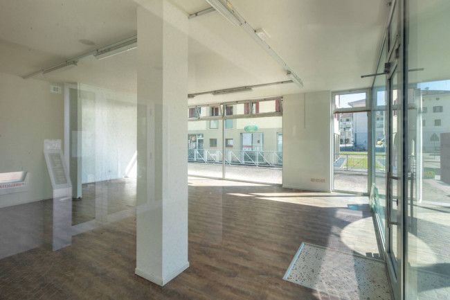 negozio/ Ufficio in affitto a Santa Giustina