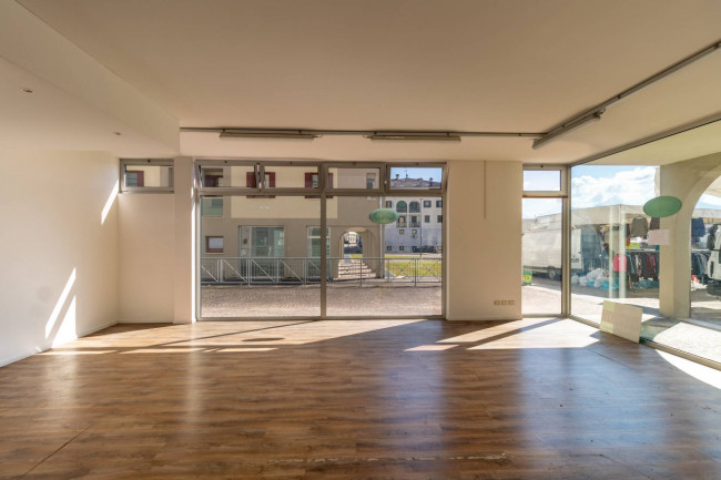 negozio/ Ufficio in vendita a Santa Giustina