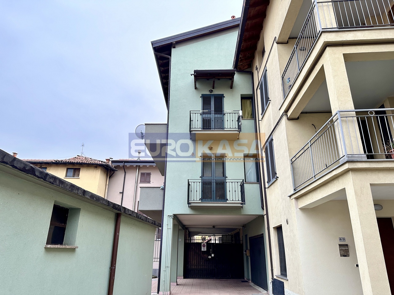 Stabile/Palazzo in vendita a Osio Sotto
