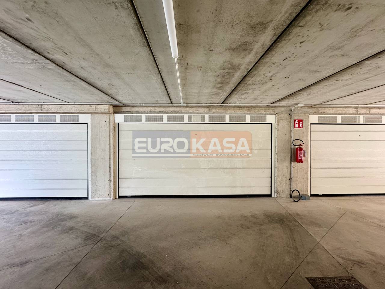 Box o garage in vendita a Osio Sopra