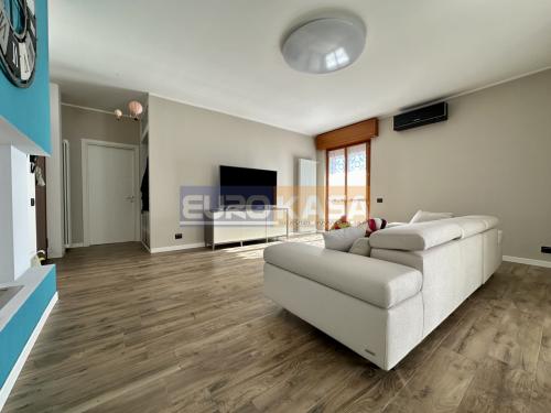 Appartamento in vendita a Osio Sopra