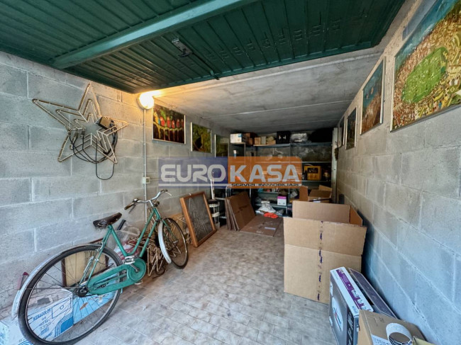 Box o garage in vendita a Brembate