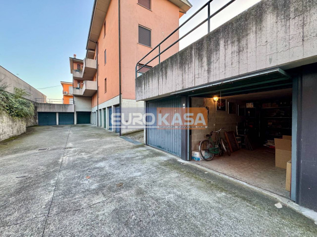 Box o garage in vendita a Brembate