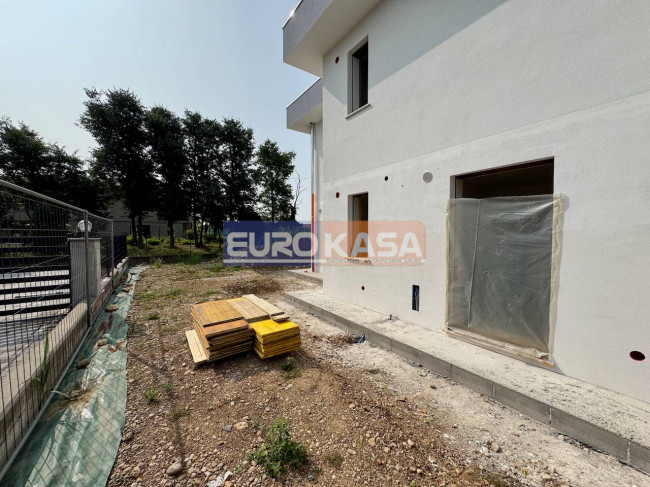Appartamento in vendita a Osio Sopra