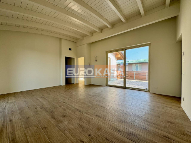 Attico in vendita a Osio Sotto