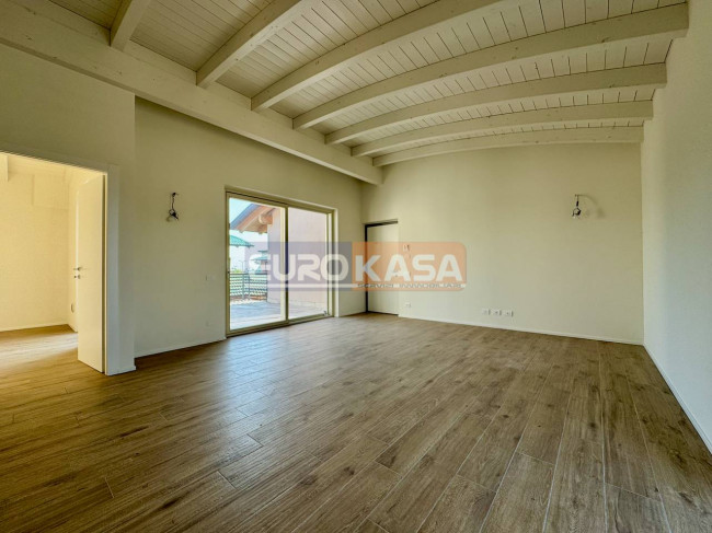 Attico in vendita a Osio Sotto