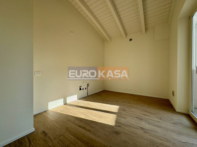 Attico in vendita a Osio Sotto