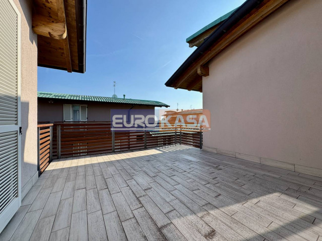 Attico in vendita a Osio Sotto