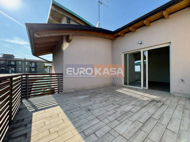 Attico in vendita a Osio Sotto