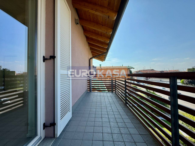 Attico in vendita a Osio Sotto