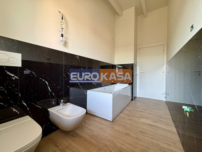 Attico in vendita a Osio Sotto