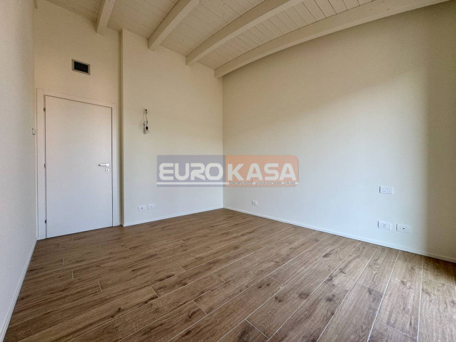 Attico in vendita a Osio Sotto