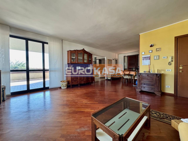 Attico in vendita a Osio Sotto