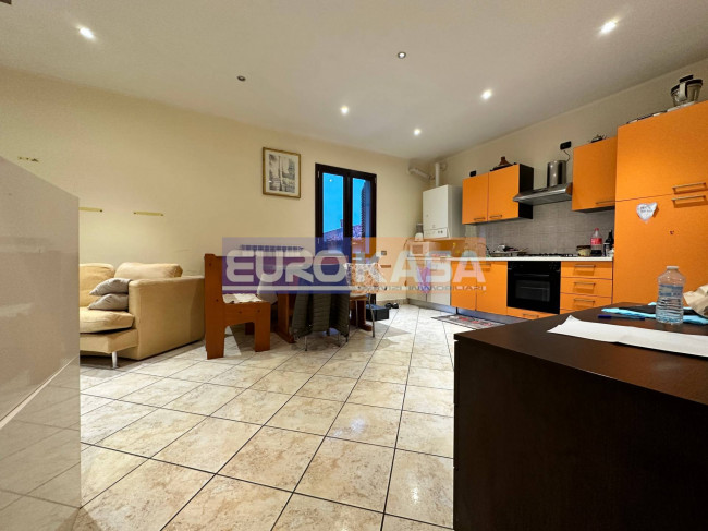 Stabile/Palazzo in vendita a Osio Sotto