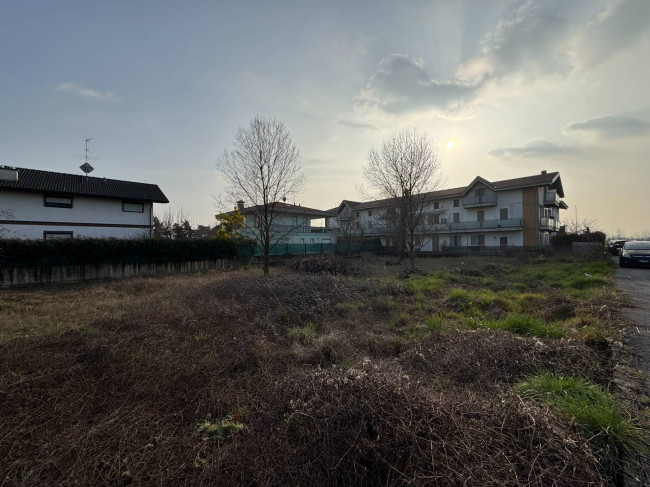 Terreno edificabile in vendita a Ciserano