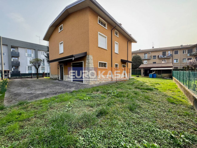 Villa in vendita a Osio Sopra