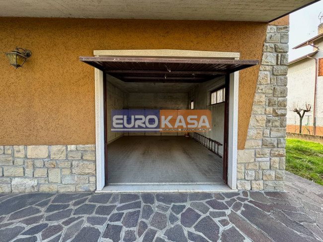 Villa in vendita a Osio Sopra