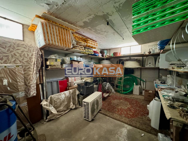 Magazzino in vendita a Osio Sotto