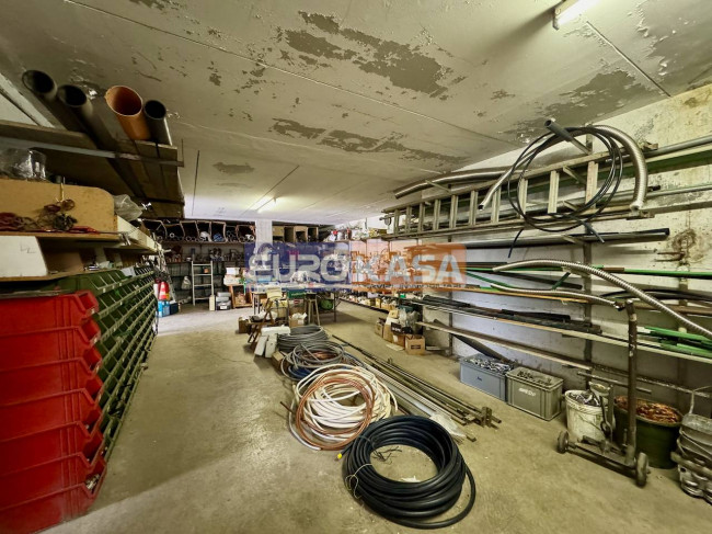 Magazzino in vendita a Osio Sotto