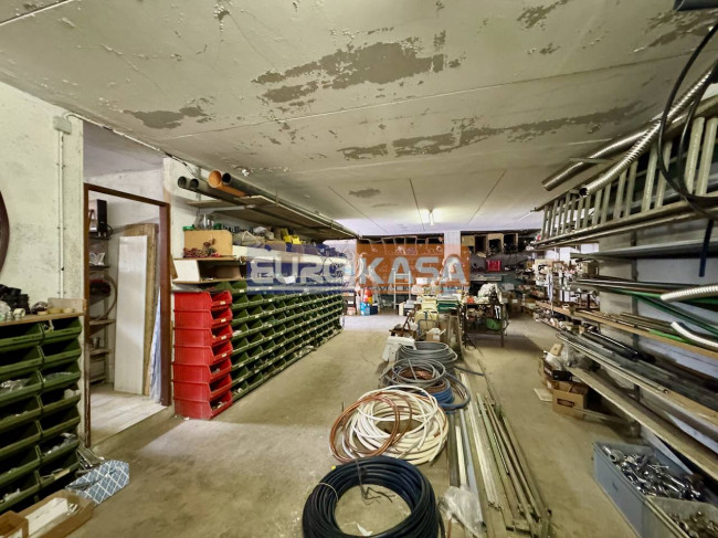 Magazzino in vendita a Osio Sotto