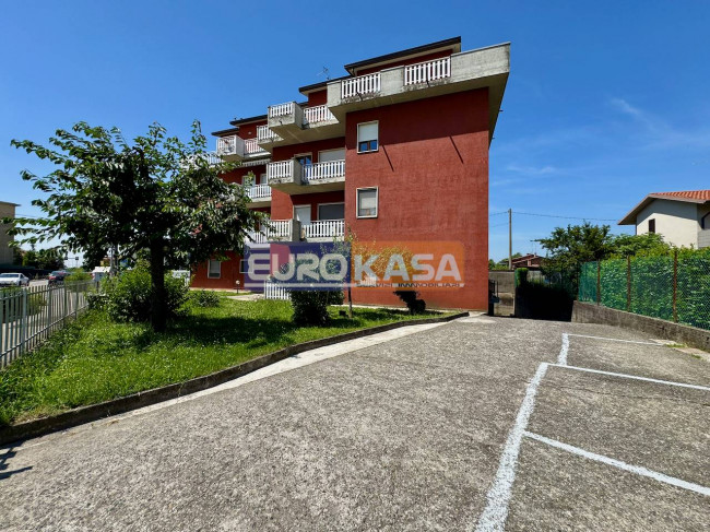 Appartamento in vendita a Bonate Sotto