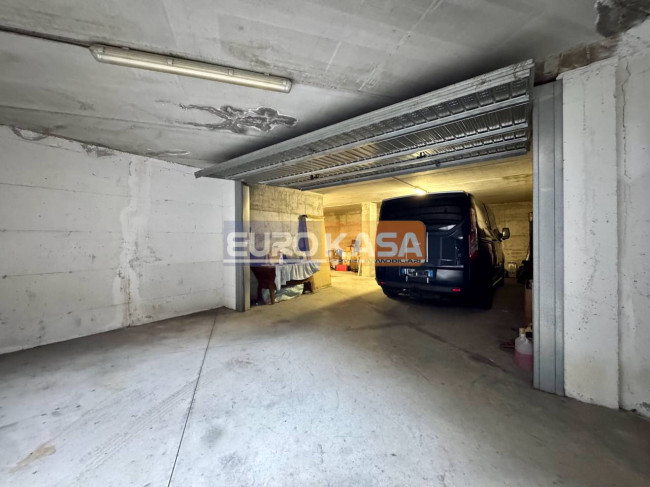Box o garage in vendita a Brembate