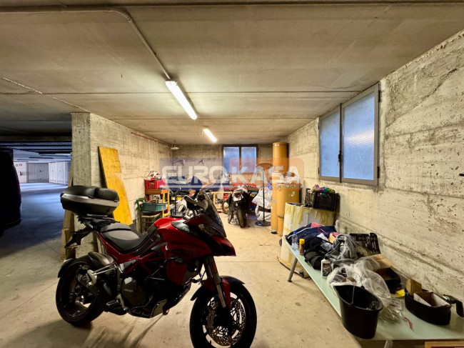 Box o garage in vendita a Brembate
