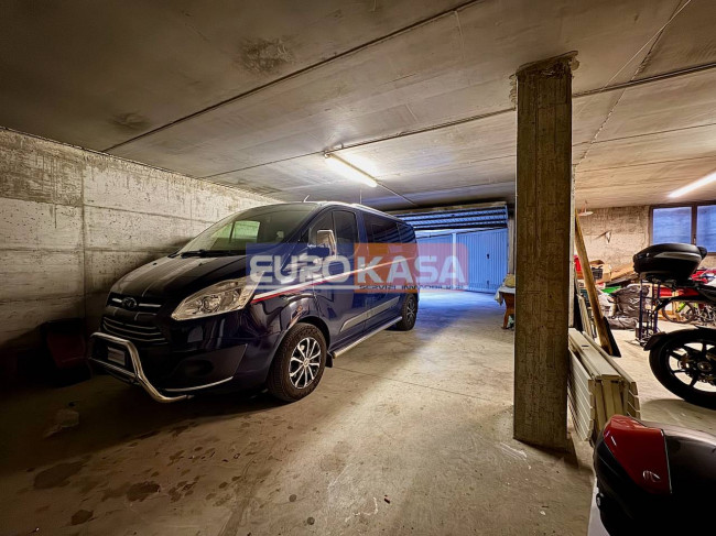 Box o garage in vendita a Brembate