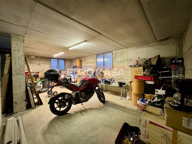 Box o garage in vendita a Brembate