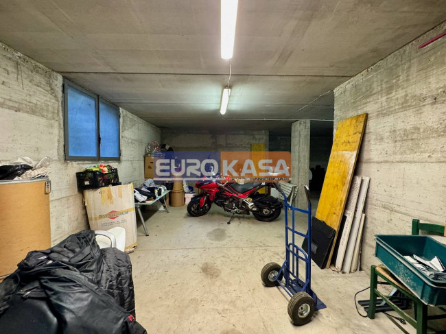 Box o garage in vendita a Brembate