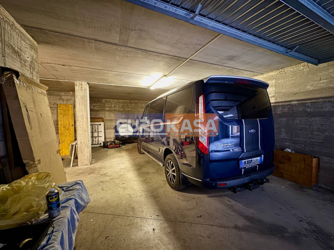 Box o garage in vendita a Brembate