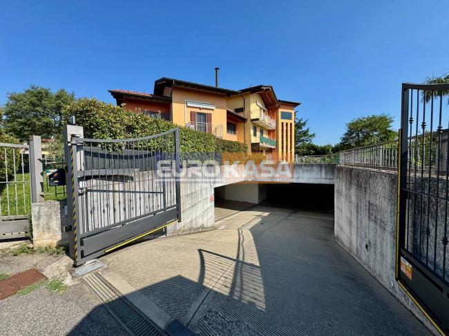 Box o garage in vendita a Brembate