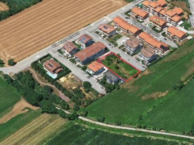 Terreno edificabile in vendita a Canonica d'Adda