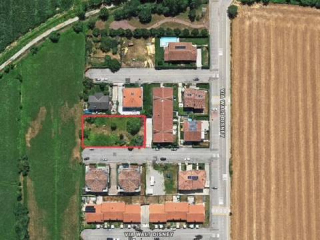 Terreno edificabile in vendita a Canonica d'Adda