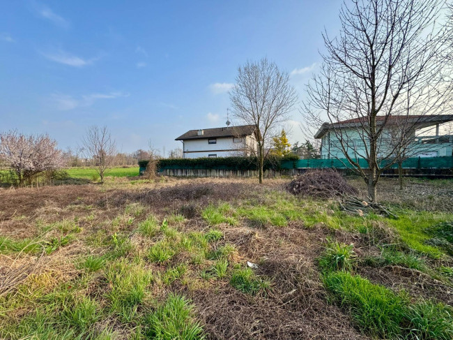 Terreno edificabile in vendita a Canonica d'Adda