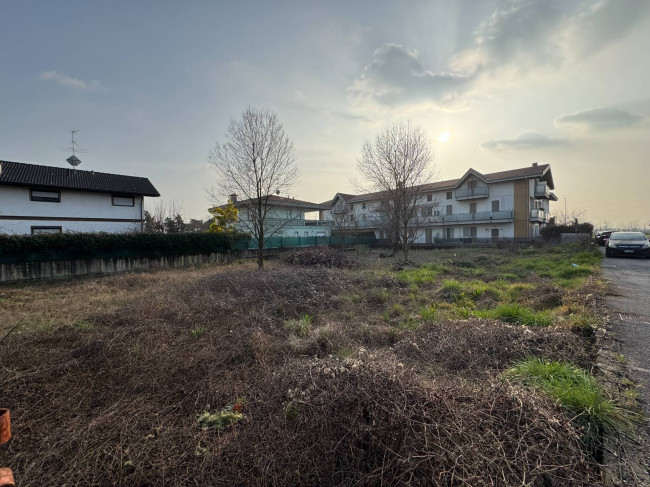 Terreno edificabile in vendita a Canonica d'Adda