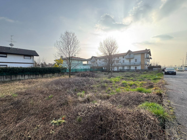 Terreno edificabile in vendita a Canonica d'Adda