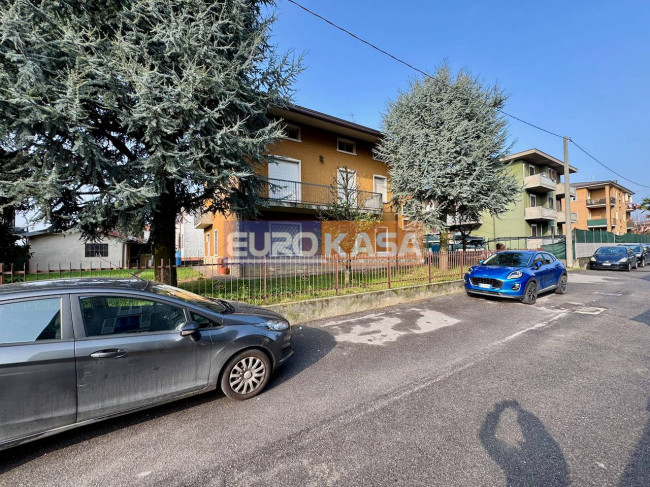 Villetta Bifamiliare in vendita a Osio Sotto
