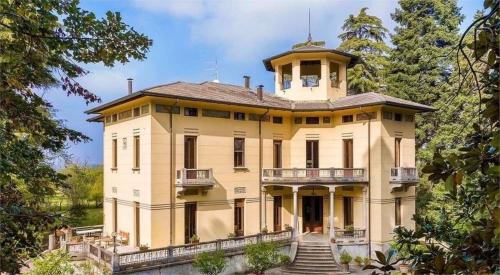 Villa in vendita a Collecchio