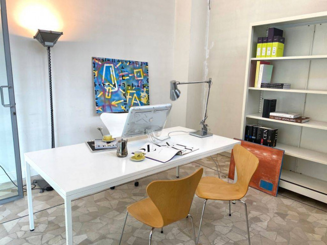 Locale commerciale in vendita a Parma