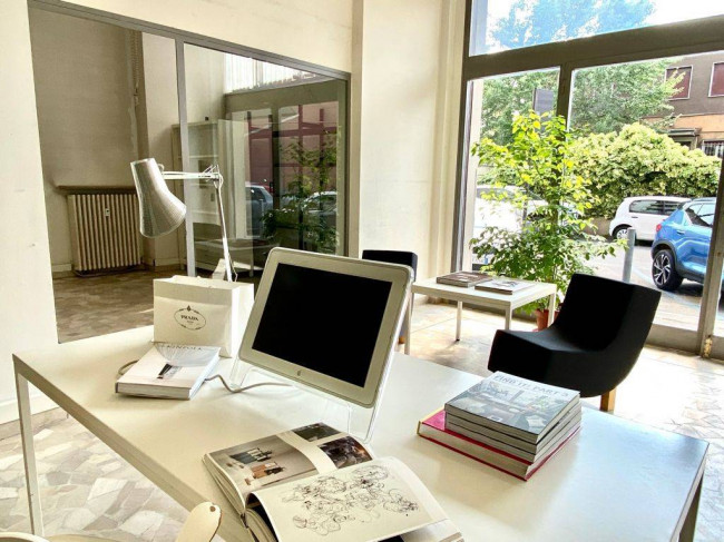 Locale commerciale in vendita a Parma