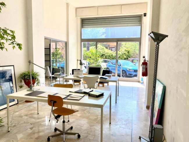 Locale commerciale in vendita a Parma