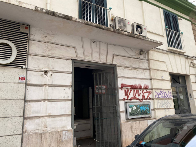 Fondo commerciale in affitto a Taranto (TA)