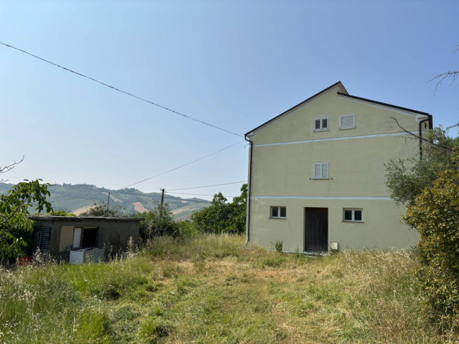 Casa singola in vendita a Castignano